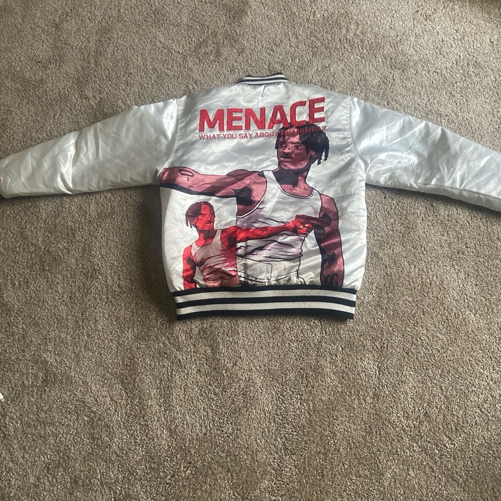 Menace - Picture 3 of 3